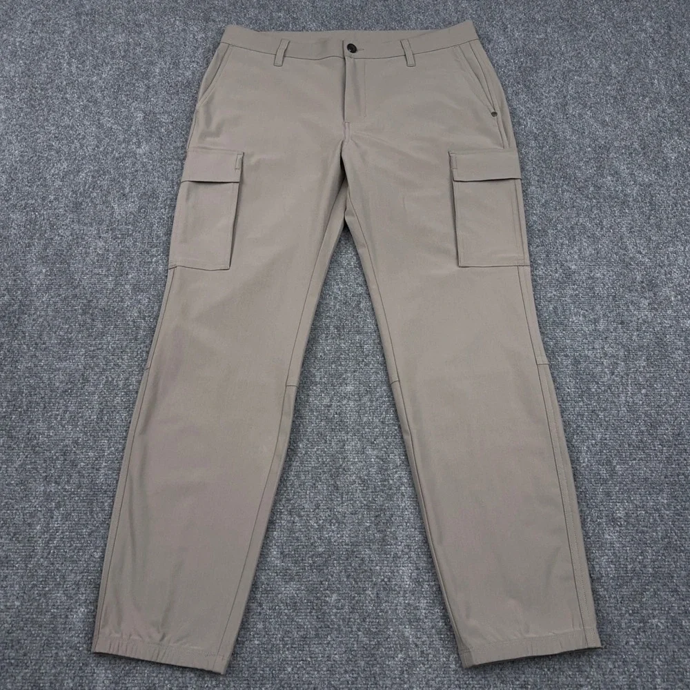 Vuori Meta Cargo Pant‎ Men's 34 Truffle Stretch Performance Jogger V451